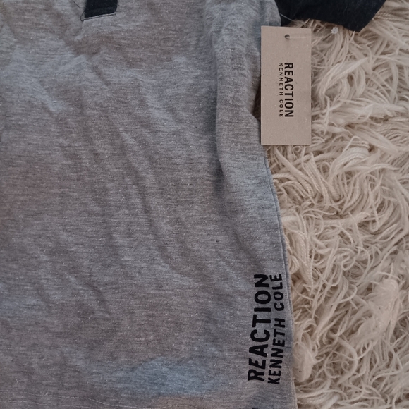 Kenneth Cole Reaction Boys Color Block Gray T Shirt Size 6 NWT - Picture 5 of 6